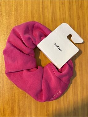 NWT**Prana Berry Beam Shea Scrunchie